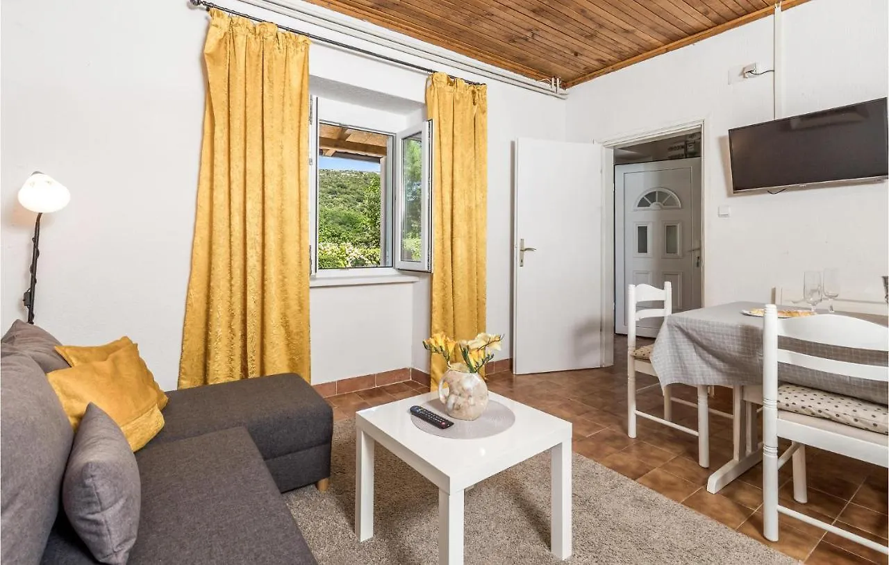 Stunning Apartment In Mundanije With Kitchen 0*,