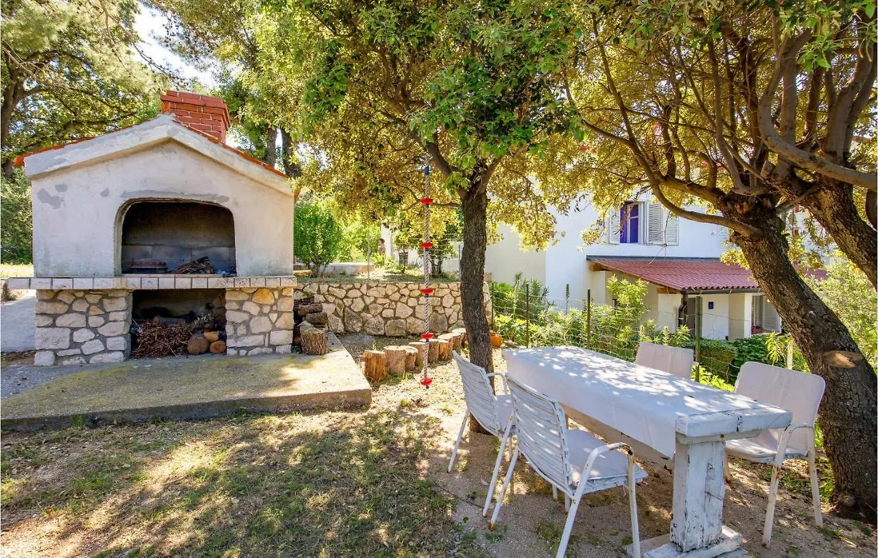 Stunning Apartment In Mundanije With Kitchen