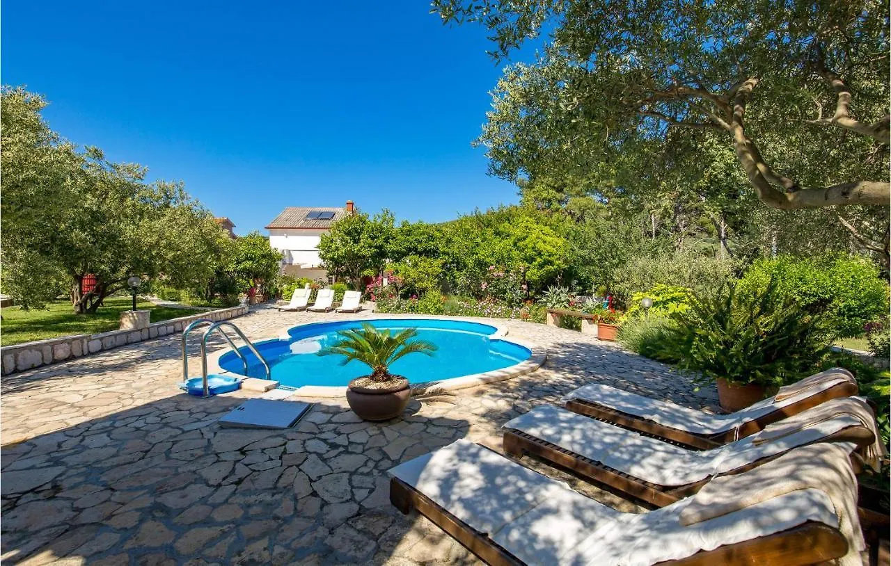 Stunning Apartment In Mundanije With Kitchen