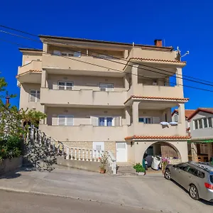  Apartman Apartments Marija